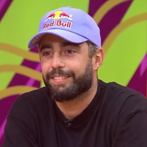 Rebatendo a fama de permissivo, Pedro Scooby deu detalhes de criação dos filhos: <I>Me respeitam muito</I>
