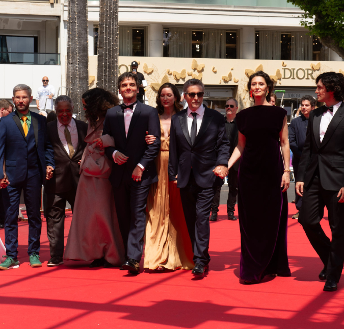 Wagner Moura e Maria Fernanda Cândido encantam na estreia de <i>O Agente Secreto</i> em Cannes