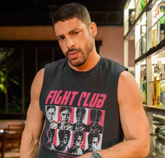 César em <i>Vale Tudo</i>, Caio em <i>Terra e Paixão</i>... Confira um ano a ano (e a trajetória) de Cauã Reymond!