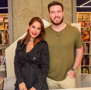 Maíra Cardi e Thiago Nigro compram escultura de leão gigante para decorarem nova mansão: <i>Quase seis metros</i>