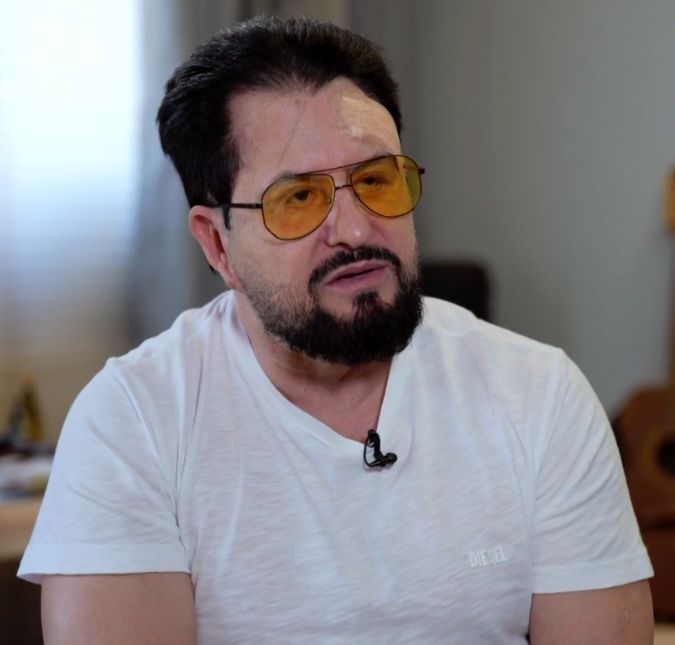 Marrone fala pela primeira sobre queda do palco sofrida durante <i>show: - Foram 15 pontos</i>