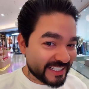 Yudi Tamashiro revela que o filho nasceu pequeno e as roupas não servem: <i>Fica tudo gigante</i>