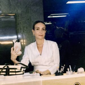 Aos 52 anos de idade, Flávia Monteiro fala sobre descoberta de câncer: <i>Achei que fosse uma pinta, mas era um melanoma</i>