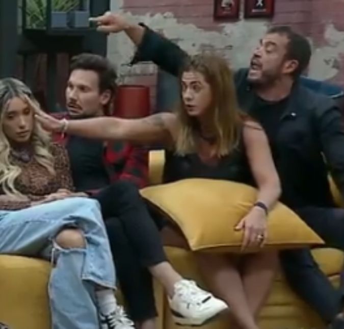 Após surto de Dhomini durante votação, Adriana chora e conversa com o marido. Veja tudo o que rolou no <i>Power Couple Brasil<i/>