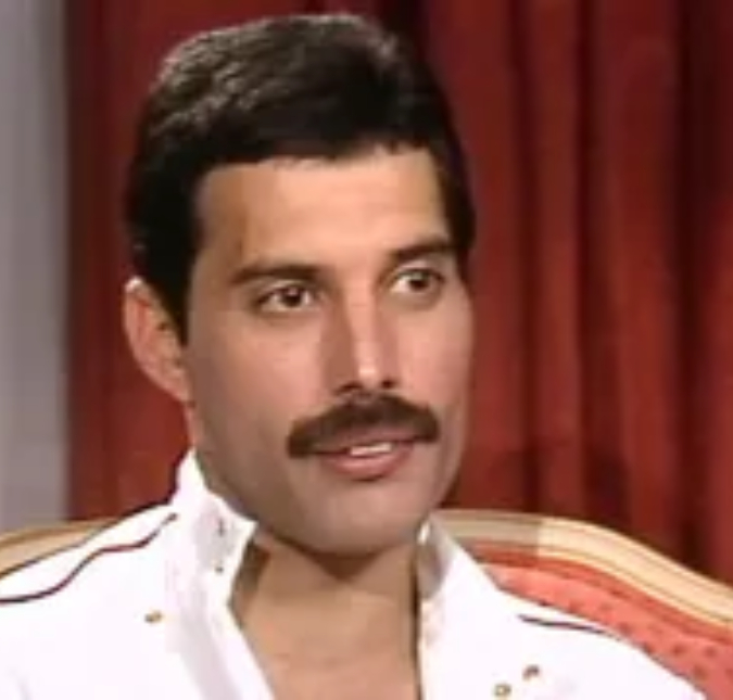 Em nova biografia, boa relação de Freddie Mercury com filha secreta é revelada