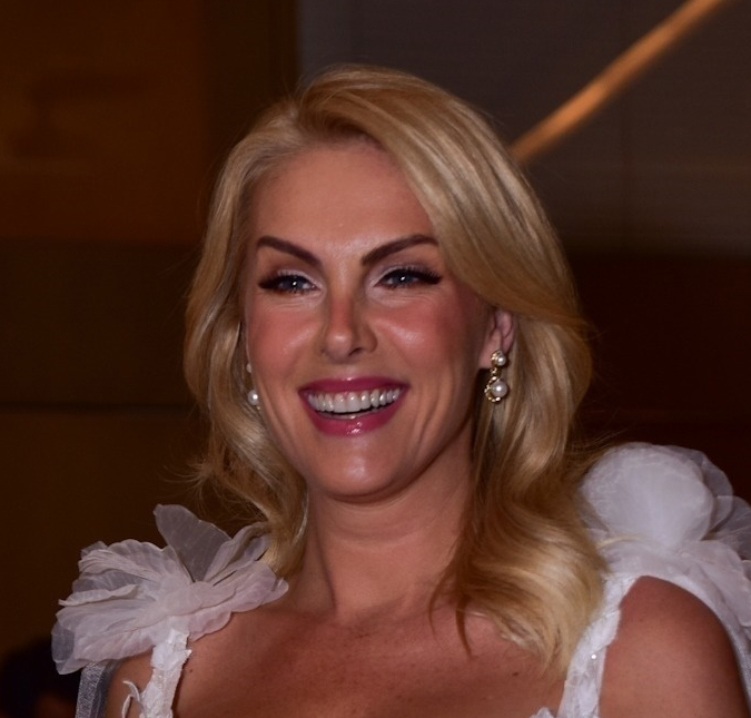 Justiça reconhece falsificação de assinatura de Ana Hickmann e extingue dívida de mais de um milhão de reais