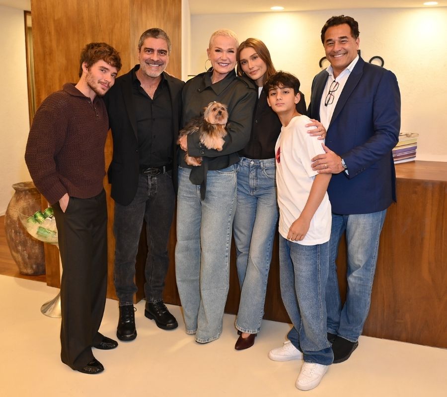 Sasha Meneghel recebe Luciano Szafir e Xuxa Meneghel em inauguração de loja em São Paulo; saiba quem mais estava lá