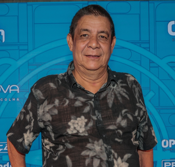 Marcando o tempo baixo no Rio de Janeiro, Zeca Pagodinho posta foto clássica do <I>look</I> e diverte seguidores