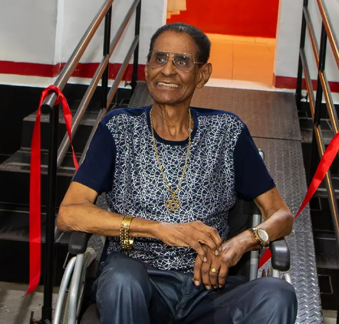 Morre aos 88 anos de idade Bira Presidente, criador do grupo <I>Fundo de Quintal</I>. Veja quem são os famosos que nos deixaram em 2025