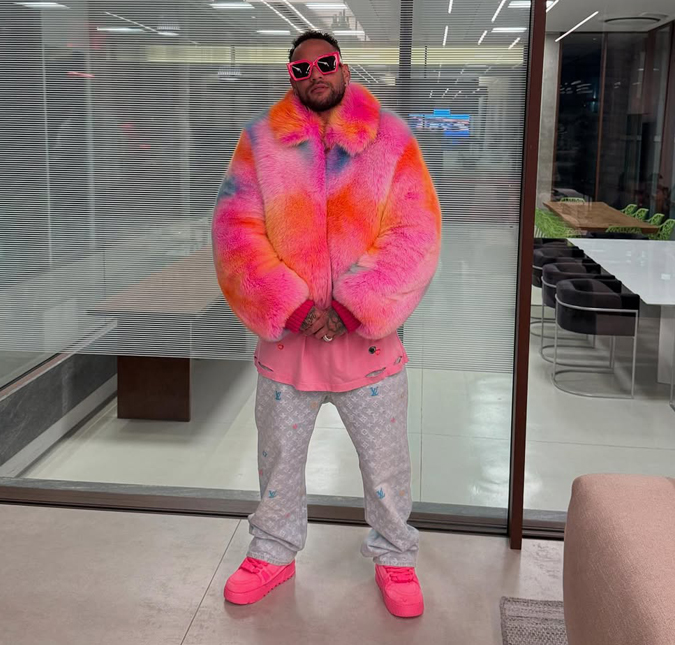 Neymar Jr. ostenta <i>look</i> avaliado em cerca de 180 mil reais em festa junina com amigos. Confira tudo sobre o estilo do jogador!