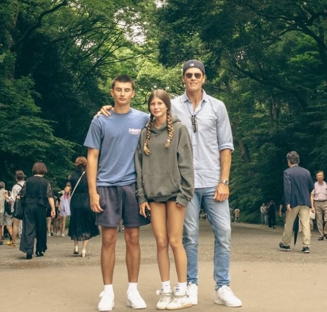 Tom Brady abre álbum de fotos de viagem no Japão com os filhos: <i>Nos divertimos muito!</i>