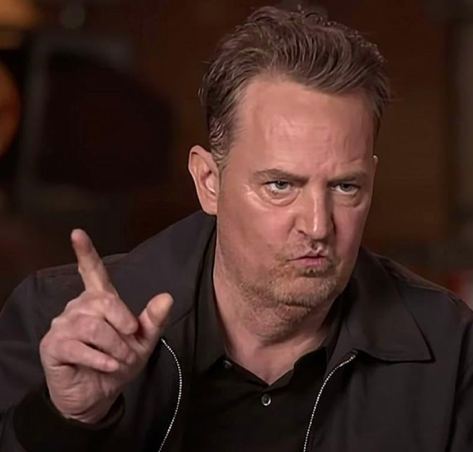 Médico acusado no caso de Matthew Perry se declara culpado, diz site