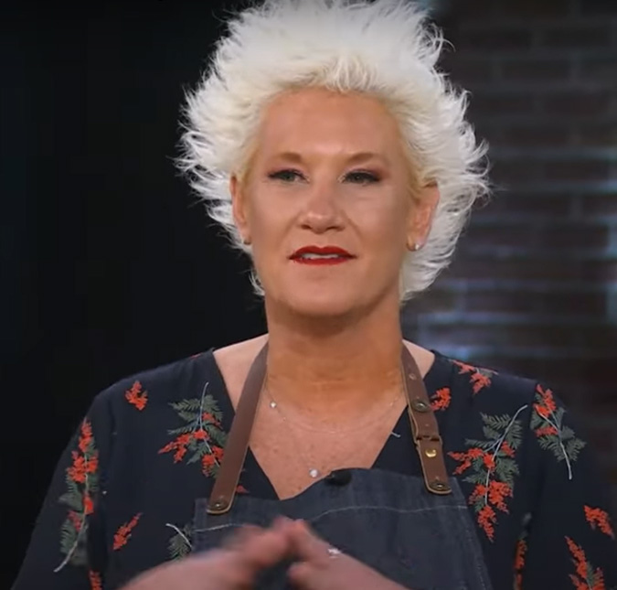 Morre, aos 55 anos de idade, Anne Burrell; <i>chef</i> estava <i>muito feliz</i> na noite anterior à sua morte