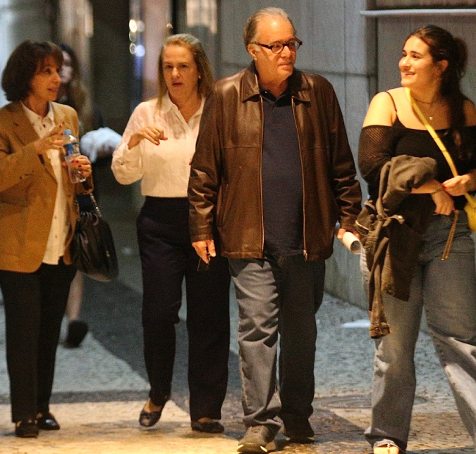 Em aparição rara, Tony Ramos aproveita peça de teatro ao lado da neta, Gabriela