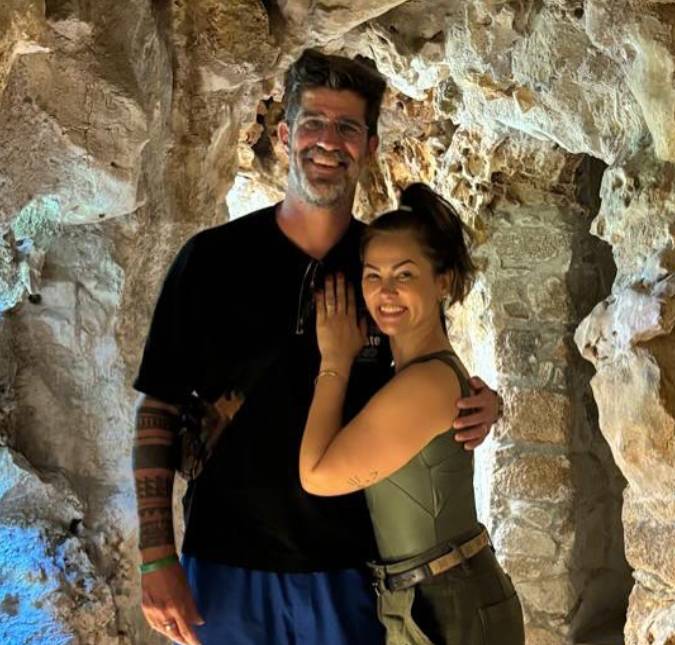 Suzana Alves, ex-Tiazinha, anuncia término de casamento com ex-tenista Flávio Saretta. Veja as separações dos famosos em 2025