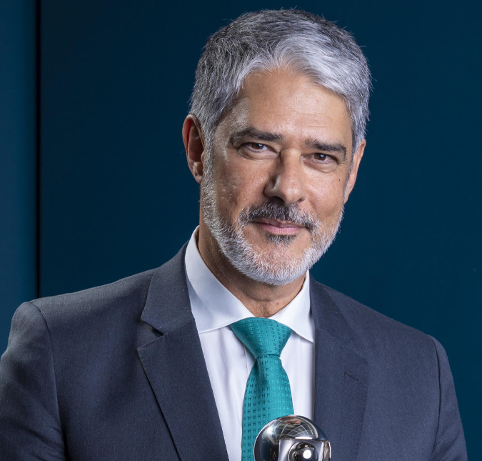 William Bonner recebe convite para o casamento de Maria de Fátima em <i>Vale Tudo</i>