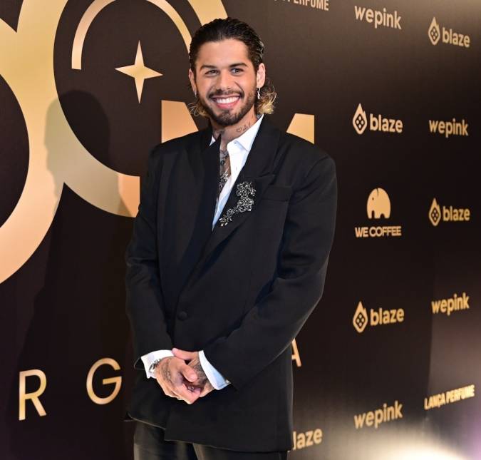 Zé Felipe desloca o ombro após brincadeira: - <i>Fui fazer graça</i>