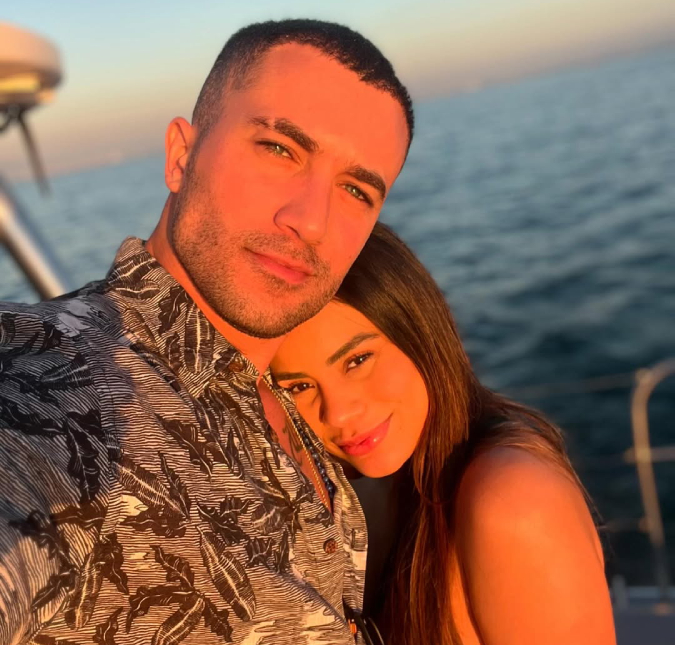 Lexa revela que sente ciúmes ao ver o noivo, Ricardo Vianna, beijando em novelas: <i>Troco de canal</i>