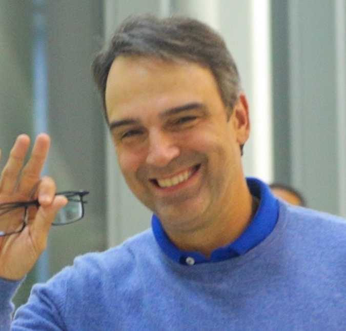 Tadeu Schmidt celebra 51 anos de idade: <i>Eu adoro fazer aniversário</i>