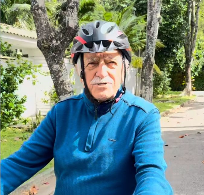 Sem parar! Ary Fontoura fala sobre rotina ativa e flerta com a vida aos 92 anos de idade
