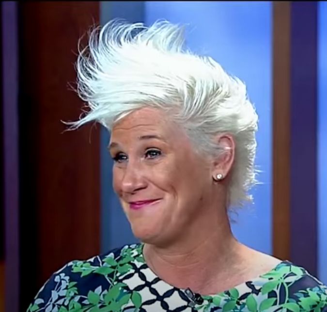 Causa da morte da chef de cozinha, Anne Burrell, é revelada, entenda! A estrela do Food Network morreu no dia 17 de junho