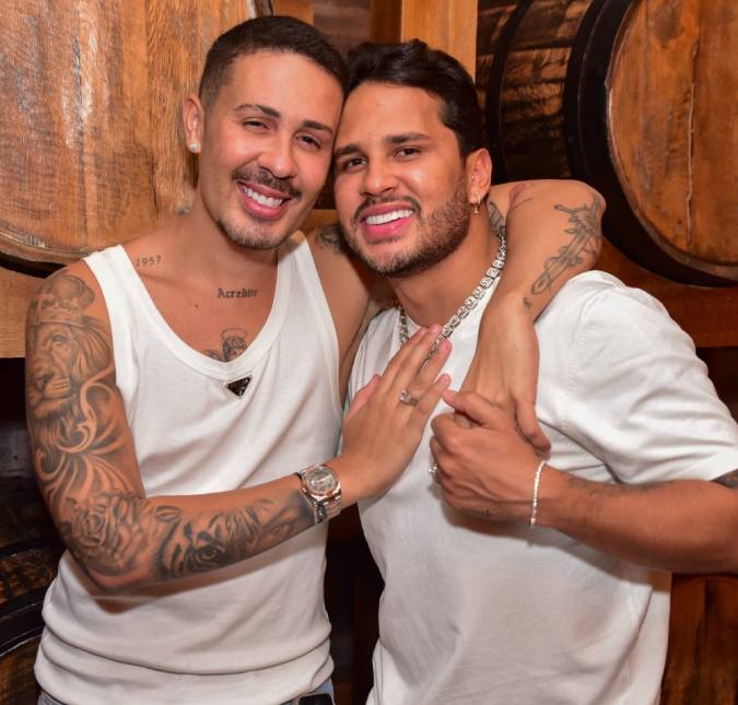 Acabou! Carlinhos Maia e Lucas Guimarães anunciam fim do casamento: <i>Sem brigas e sem caos</i>