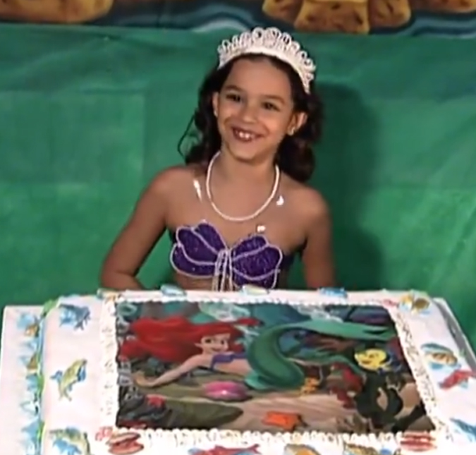 Fãs de Bruna Marquezine resgatam vídeo do aniversário de oito anos da idade da atriz