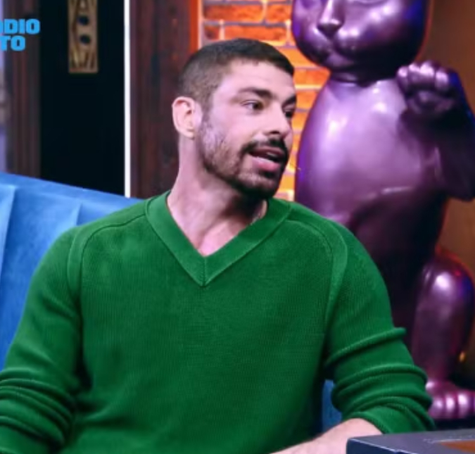 Cauã Reymond abre o jogo sobre autoestima: - <i>Não me acho tão gato</i>
