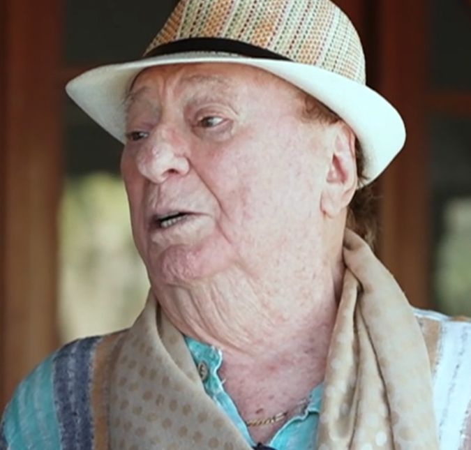 Raul Gil se pronuncia e nega acusações feitas por filha e neta: Nunca abandonei O apresentador ainda revelou que a filha entrou em contato para pedir desculpas