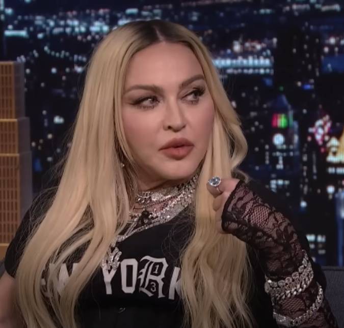 Madonna faz aniversário das filhas gêmeas virar competição por bolo de <i>Labubu</i>