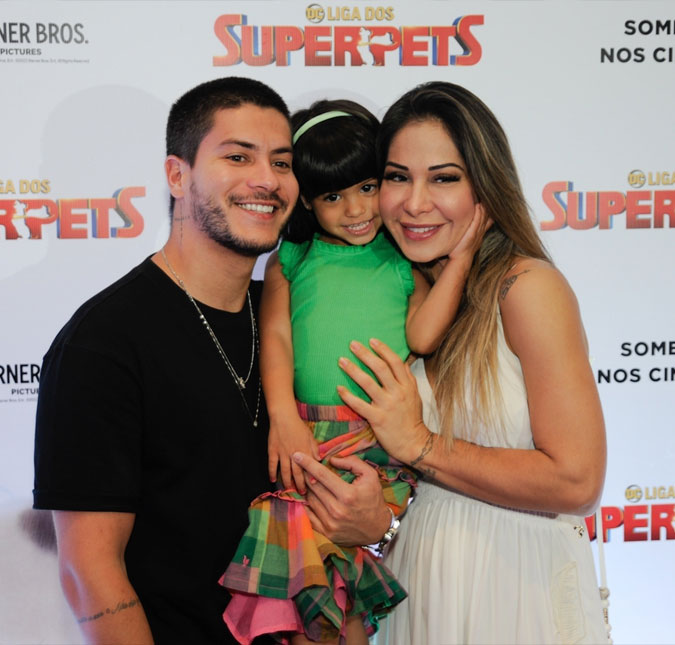 Maíra Cardi pede para que não <i>façam drama</i> em torno da situação envolvendo a filha, que chorou após pai viajar