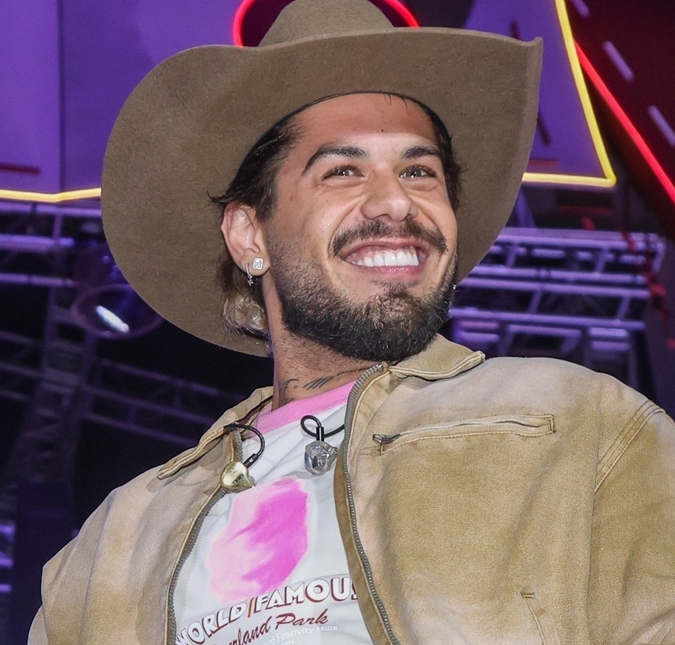 Zé Felipe revela se prefere beijar uma amiga ou uma ex e agita a <i>web</i>