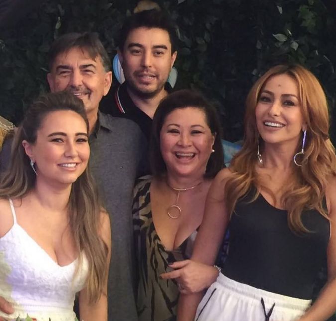 Pai de Sabrina Sato recebe alta hospitalar após 25 dias de internação