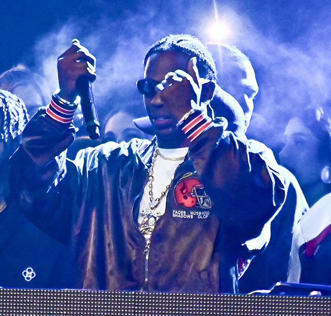 Após <i>show</i> no <i>The Town</i>, Travis Scott curte <i>after</i> em casa noturna com famosos