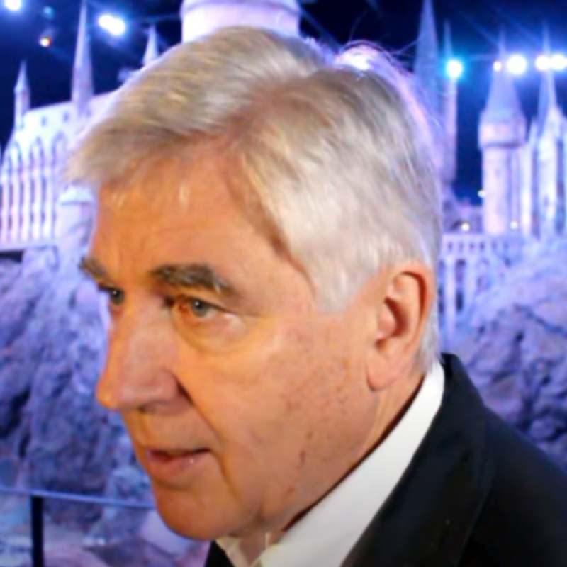 Stuart Craig, diretor de arte de <i>Harry Potter</i>, morre aos 83 anos de idade. Veja quem são os famosos que nos deixaram em 2025