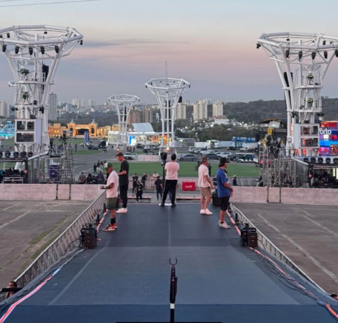 Ansiedade a mil! <i>Backstreet Boys</i> se preparam para performance no <i>The Town</i>