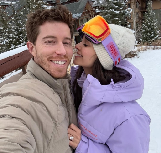 Após rumores de traição de Shaun White, fonte revela que o término com Nina Dobrev teria sido amigável, diz <i>site</i>