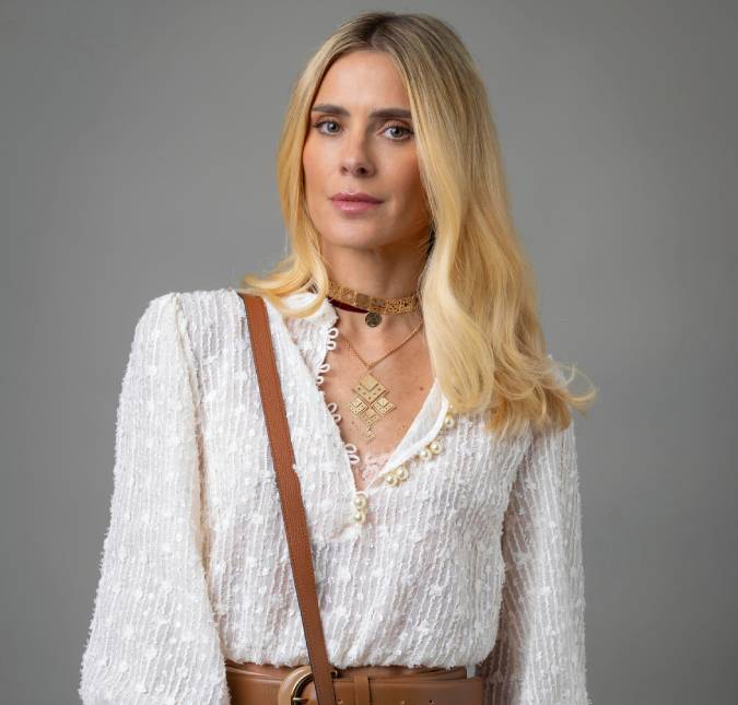 Carolina Dieckmmann celebra 47 anos de idade e agradece família, amigos e fãs: <i>Gratidão que não se conta</i>