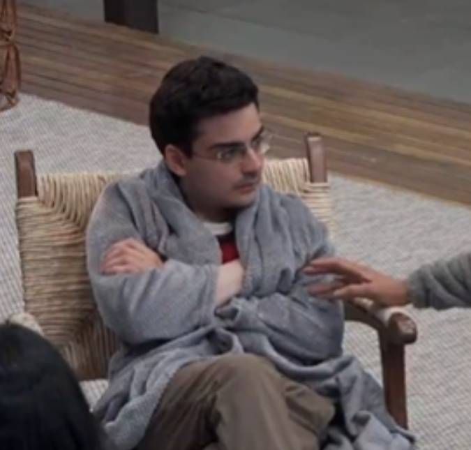 De plano de extermínio dos participantes plantas a muito papo sobre votação... Veja o que rolou durante a madrugada em A Fazenda 17 A madrugada no reality rural rendeu muitas conversas sobre jogo e votação