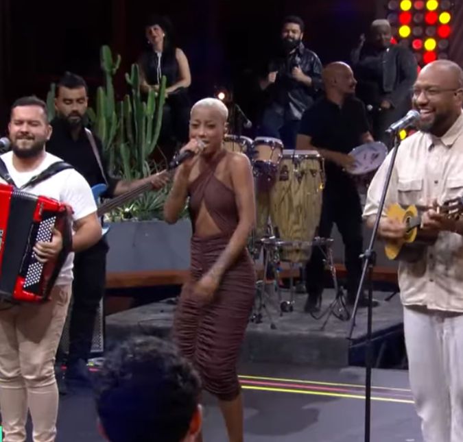 Dinâmica nova e bate-papo com Junior Lima. Veja tudo o que rolou no <i>Estrela da Casa</i>