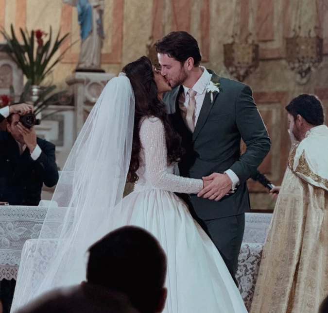 Fogos de artifício, decoração luxuosa, reencontro de ex-<i>BBBs</i>... Veja tudo o que rolou no casamento de Laís Caldas e Gustavo Marsengo