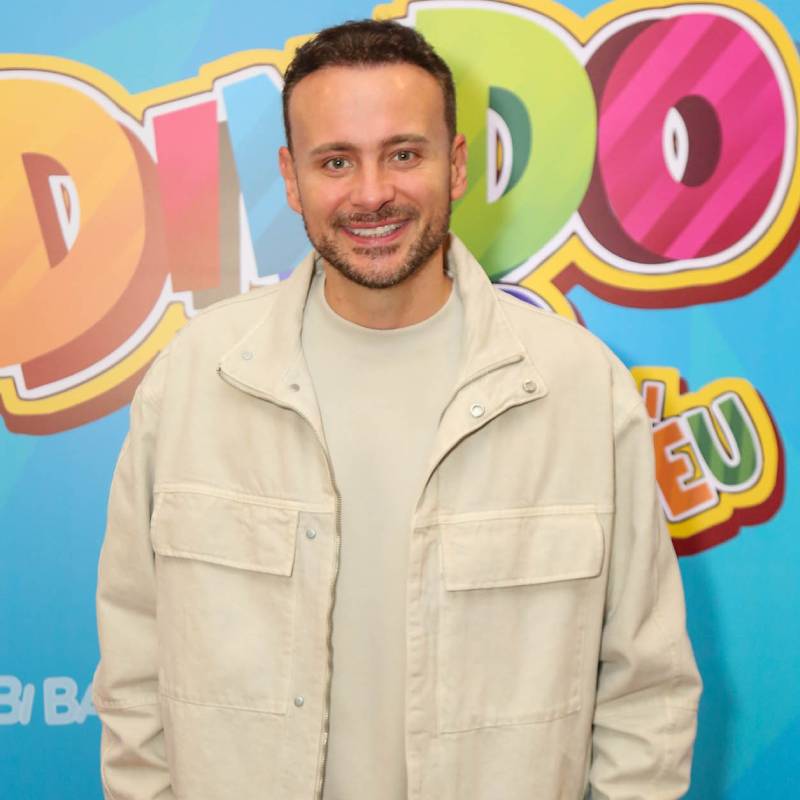 Famosos levam filhos para pré-estreia de <i>Dindo Léo pra Dedéu</i>