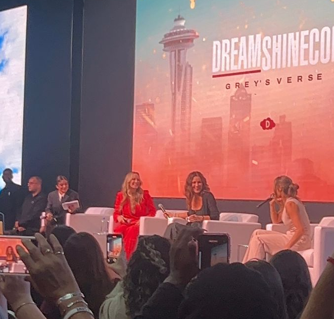 Page a cardio! Atrizes de <i>Station 19</i>, Stefania Spampinato e Danielle Savre encantam em evento no Brasil