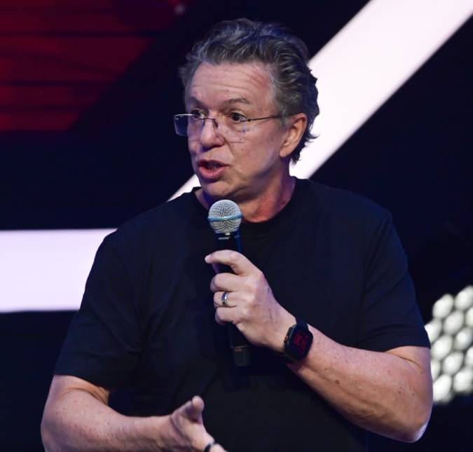 Boninho cita Odete Roitman em recado para público de <I>The Voice</i> no <i>SBT</i>