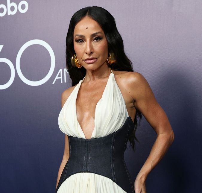 Sabrina Sato fala sobre internação e diagnóstico de câncer do pai: <i>- Estamos passando por um tratamento muito grande</i>