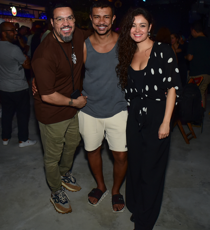 Belo, Sophie Charlotte e Xamã se reúnem com elenco de <i>Três Graças</i> em confraternização antes da estreia da novela