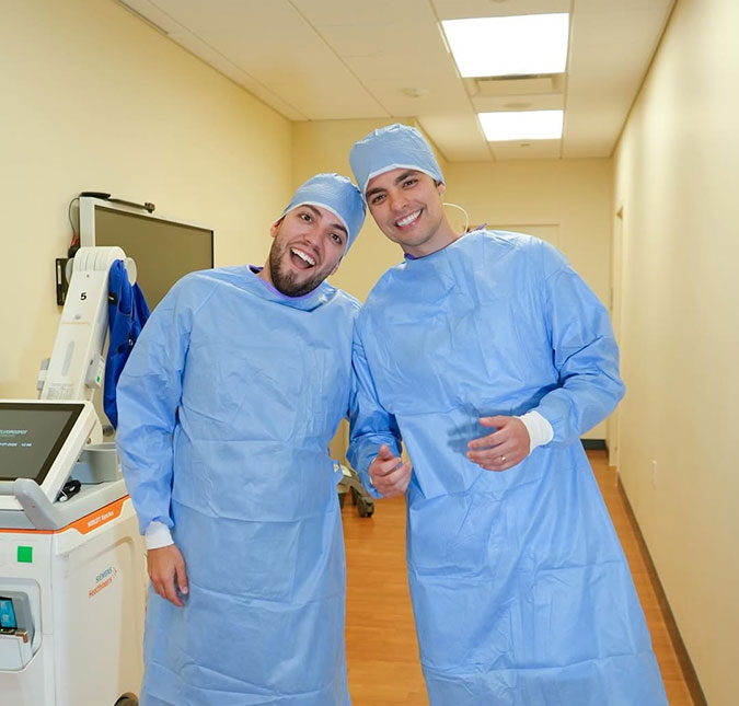 Lucas Rangel e Lucas Bley apresentam a filha Mia: <i>Maior presente</i>