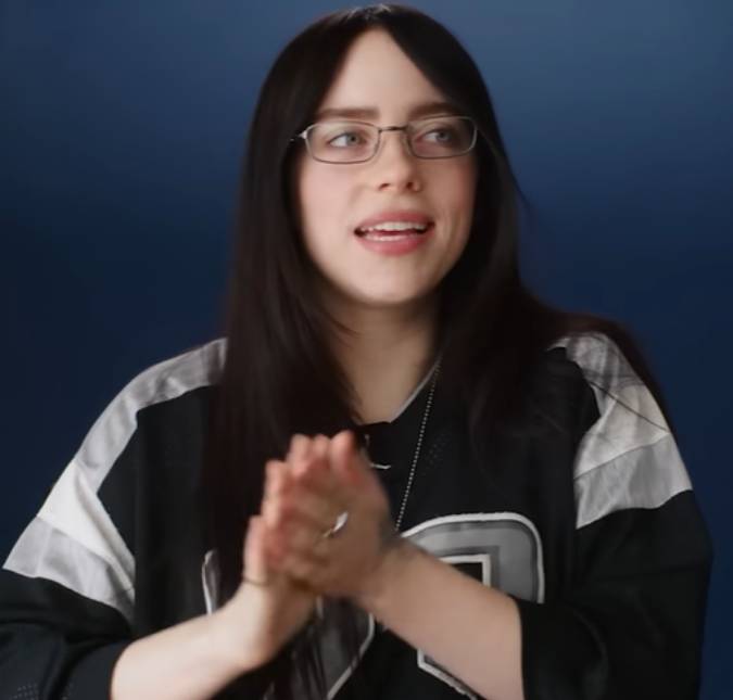 Susto! Billie Eilish leva puxão violento de fã durante <i>show</i> em Miami