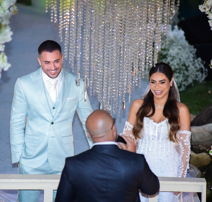 Lexa e Ricardo Vianna aparecem emocionados durante cerimônia. Confira mais detalhes do casamento do casal