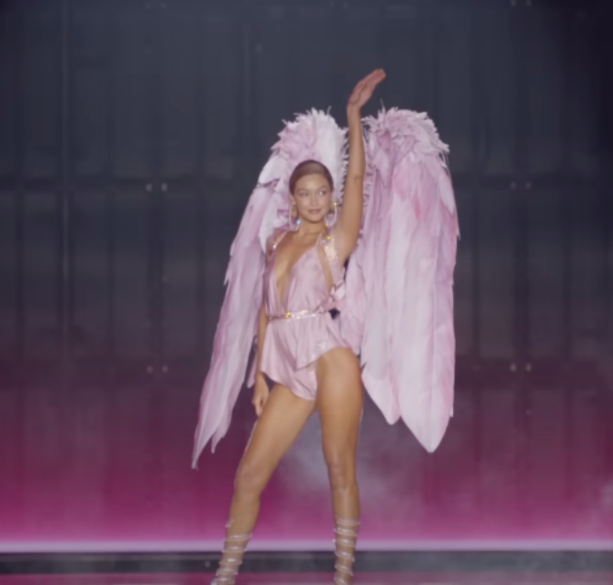 É hoje! Saiba quem serão as atrações do <i>Victoria's Secret Fashion Show 2025</i>